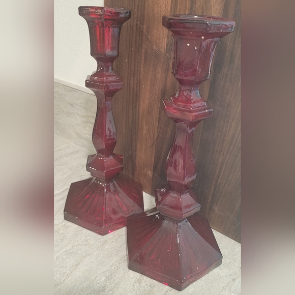 Vintage Red Glass Candle Holders Paneled 1960’s Set Of 2 Deep Vampire Red Gothic - Picture 3 of 5